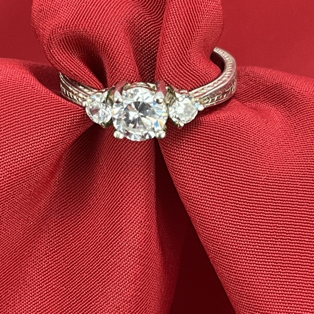 Sterling Silver 925 NF‎ With 5mm Solitaire CZ Ring Size 7.5